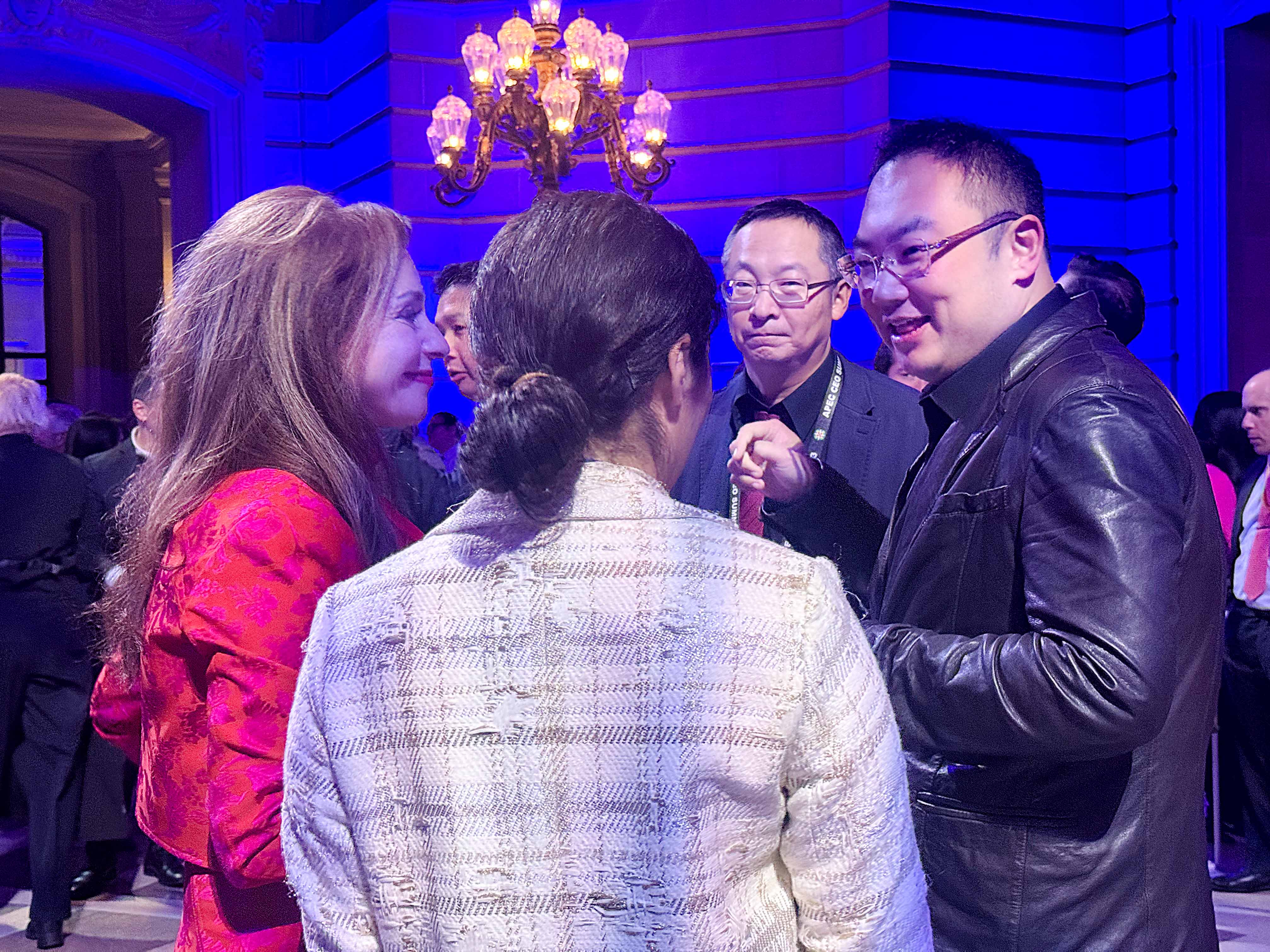 APEC 2023共同主席徐鹏出席秘鲁总统私人晚宴